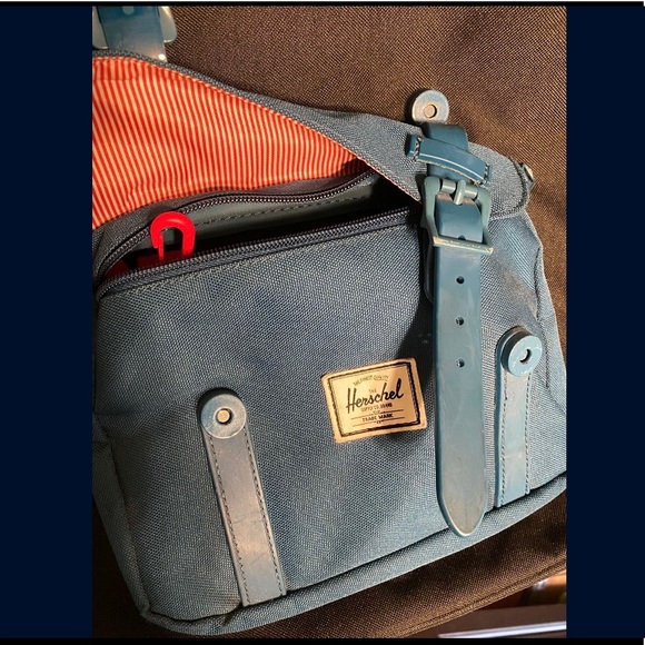 Herschel Supply Co. Retreat Backpack - Picture 3 of 6